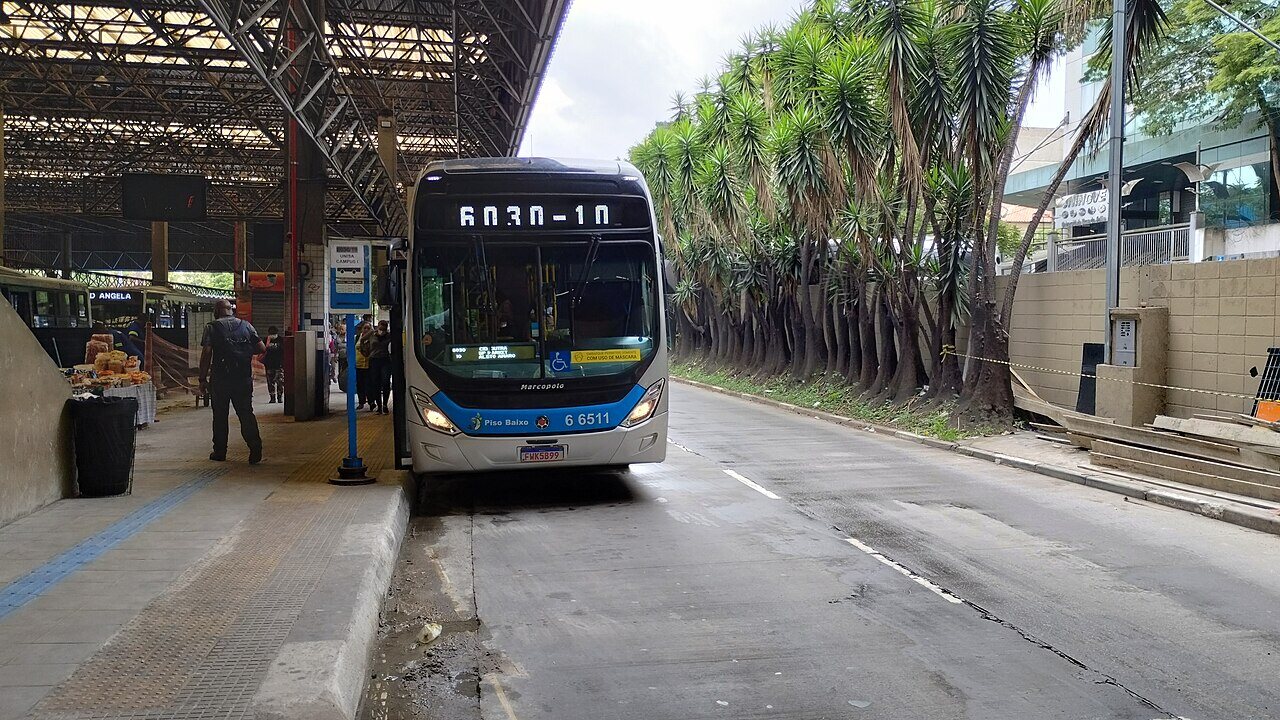 Ônibus elétrico em São Paulo. Foto de arquivo ilustrativa sobre transporte público.