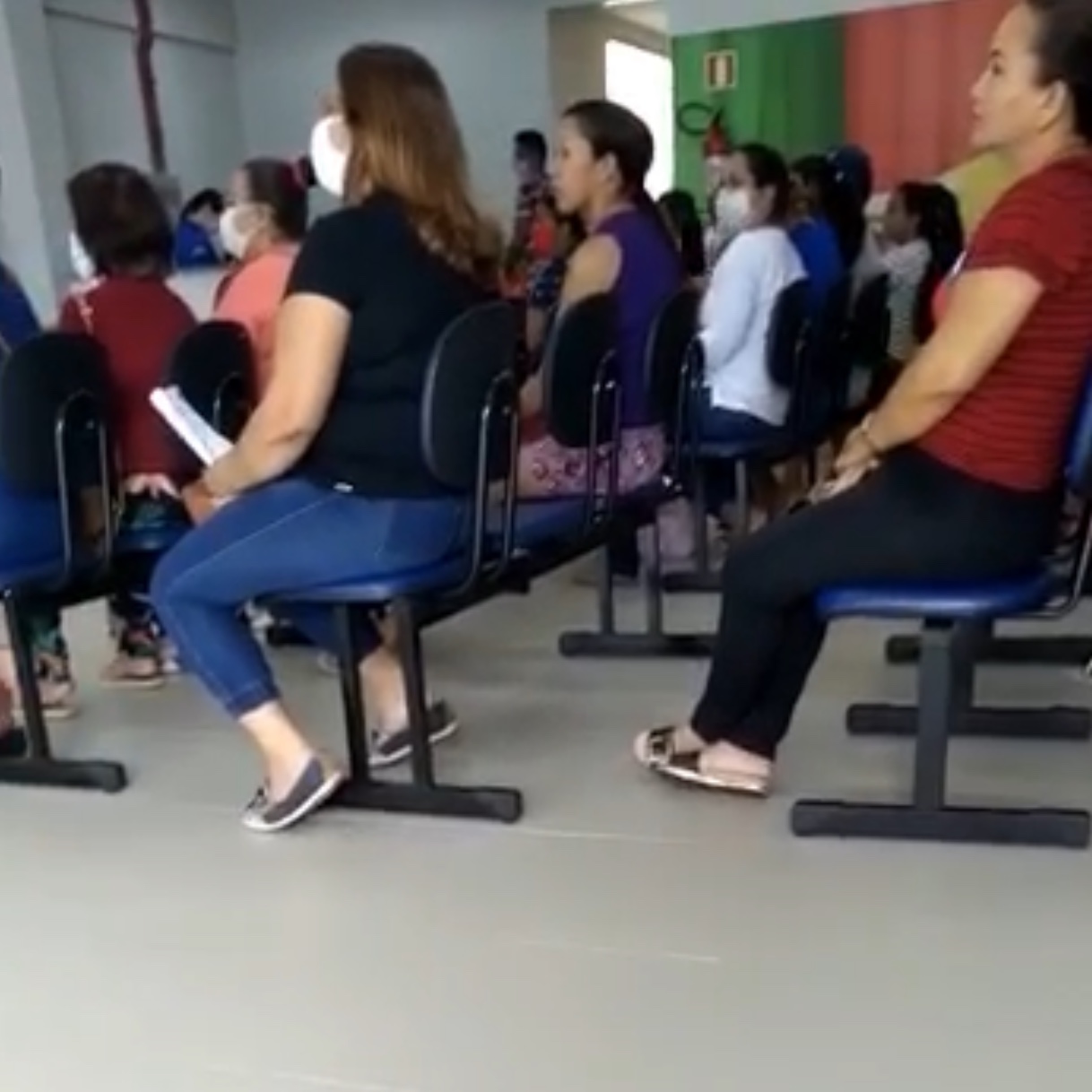 Hospital lotado e com riscos de contaminação