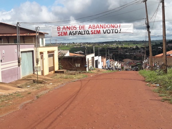 Mais um bairro adere a campanha de faixas nas ruas, para chamar atenção da Prefeitura de Altamira