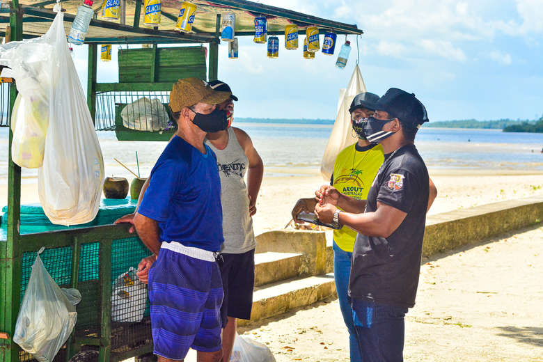 Prefeitura fiscaliza cumprimento de normas na reabertura de restaurantes nas praias de Outeiro
