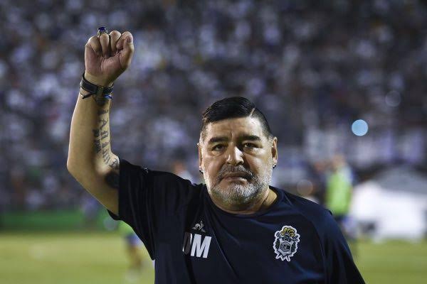 Papão homenageia Maradona