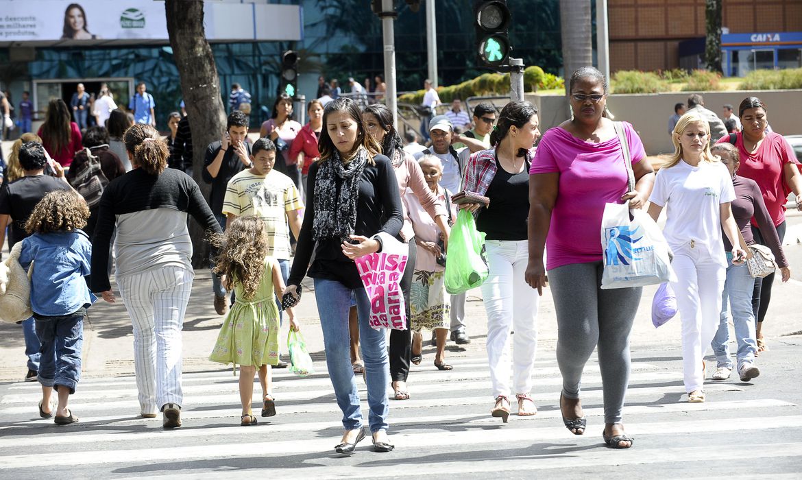 População desocupada atinge 13 milhões 763 mil de pessoas em outubro