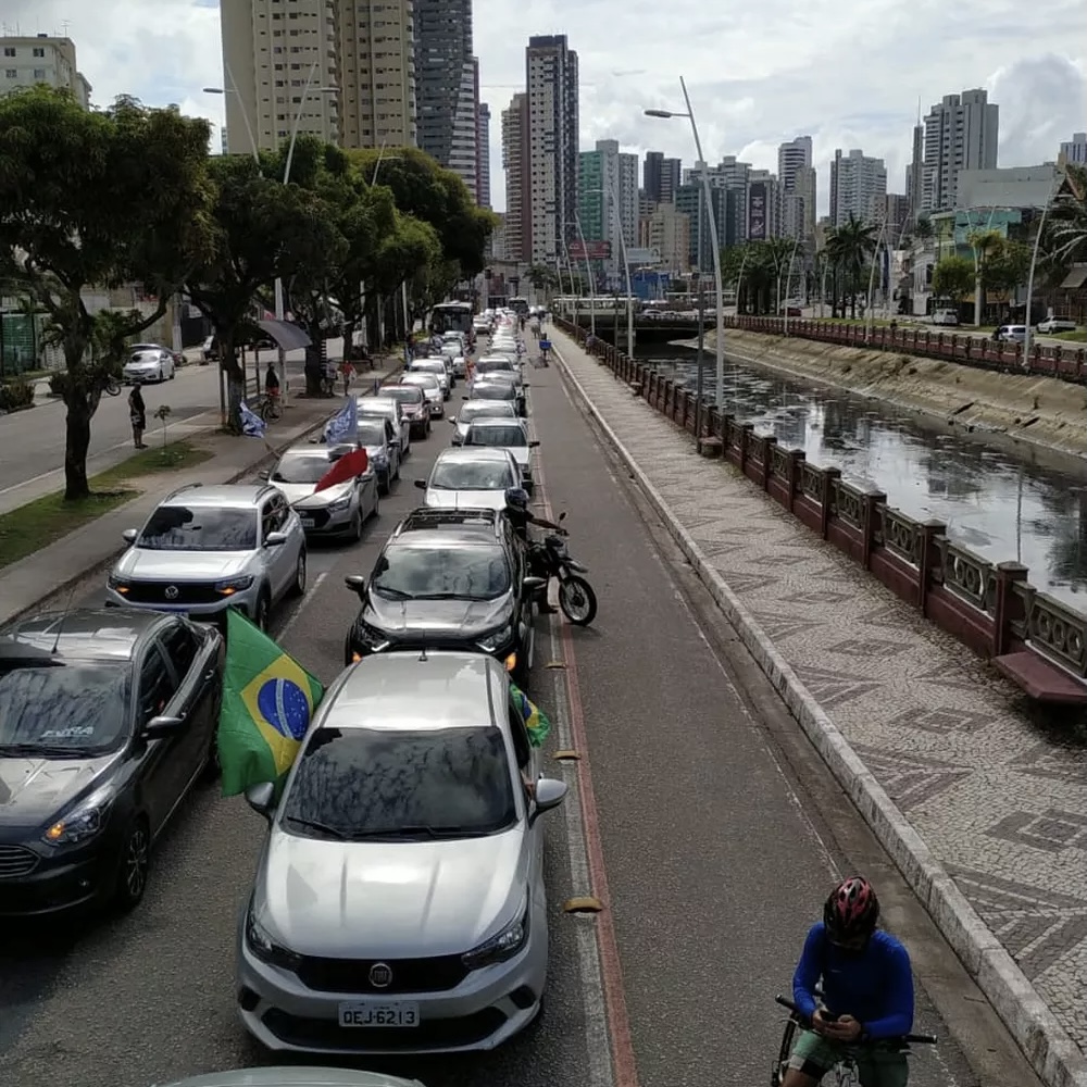 Pelas ruas de Belém manifestantes fazem ato contra o governo de Jair Bolsonaro