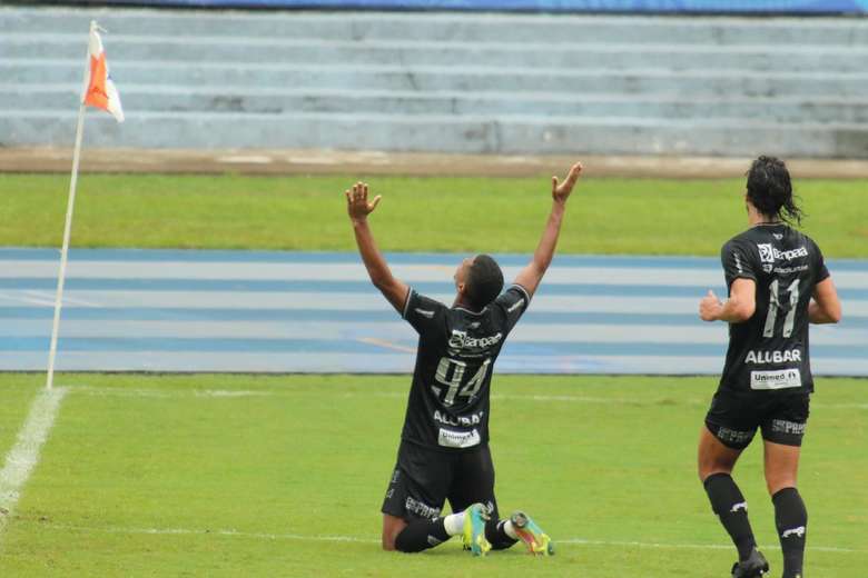 Papão goleia e avança na Copa Verde