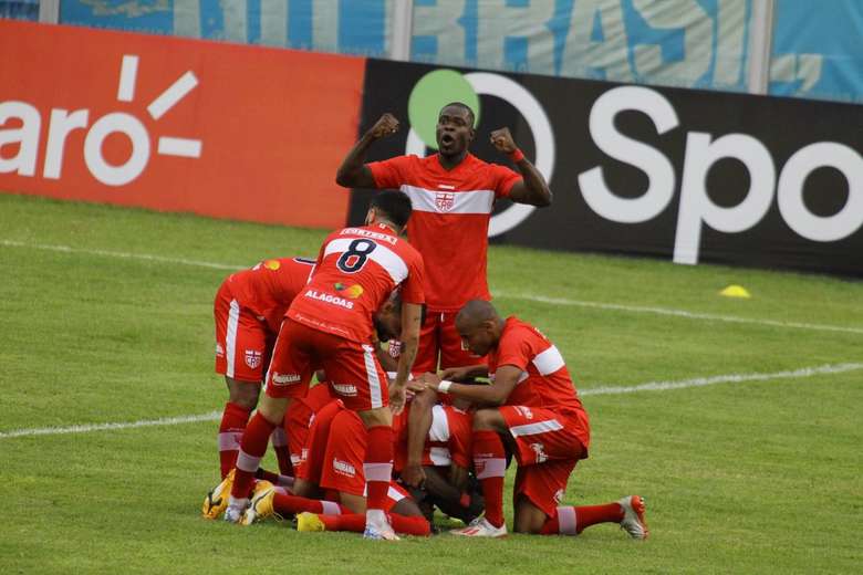 Paysandu é eliminado da Copa do Brasil em plena Curuzu, perde quase 2 milhões e torcida fica na bronca com treinador