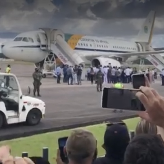 Governador Hélder Barbalho é hostilizado em recepção ao presidente Jair Bolsonaro em Belém