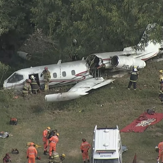 Avião sofre acidente em aeroporto, copiloto morre e dois passageiros ficam feridos