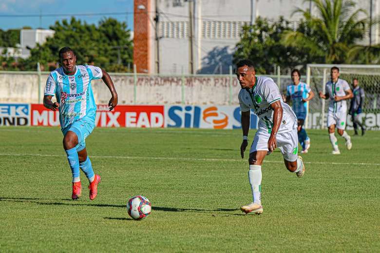 Após um primeiro tempo ruim, Paysandu marca 2, vence o Floresta e entra no G4