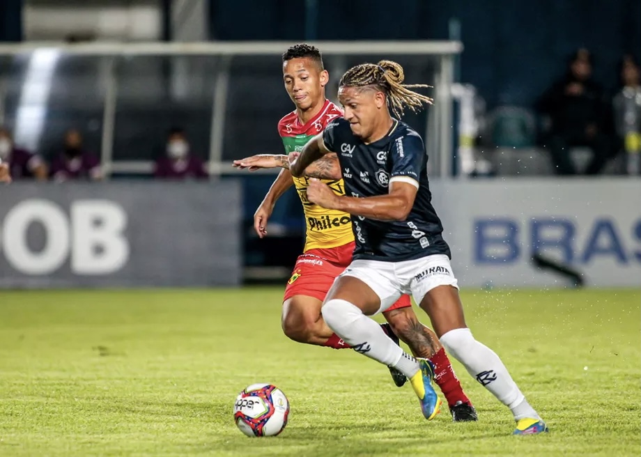 Após 7 jogos sem vitória, Remo vence de virada e deixa zona de rebaixamento da SérieB